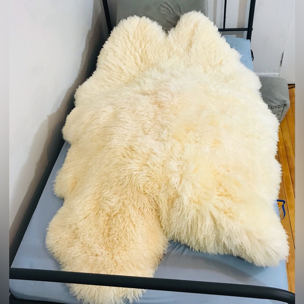 HUGE Australian New Zealand sheepskin rug new never used